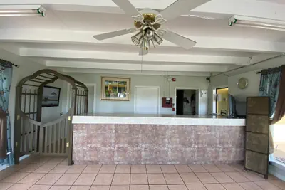 Photo 2 - Economy Suites