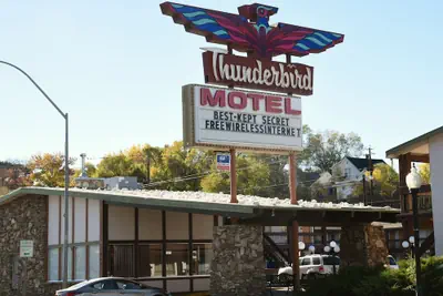 Photo 2 - Thunderbird Motel