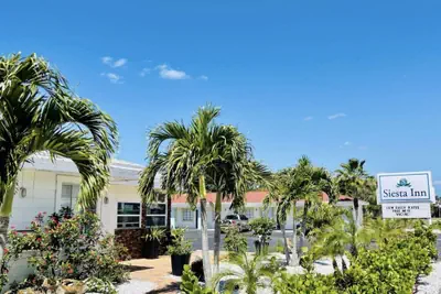 Photo 2 - Siesta Inn