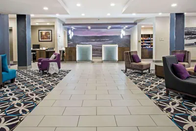 Photo 3 - La Quinta Inn & Suites by Wyndham York