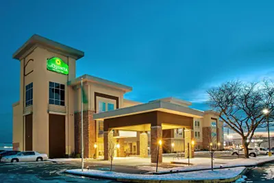 Photo 2 - La Quinta Inn & Suites by Wyndham York