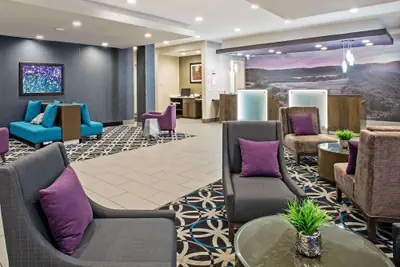 Photo 4 - La Quinta Inn & Suites by Wyndham York