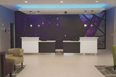 Photo 3 - La Quinta Inn & Suites by Wyndham McAllen Convention Center