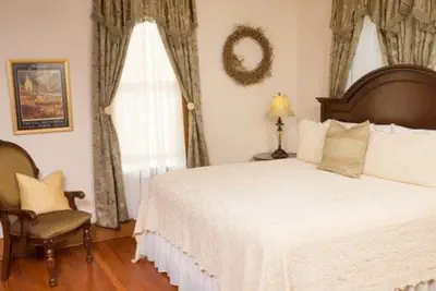 Photo 2 - Delta Street Inn