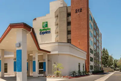 Photo 2 - Holiday Inn Express Fullerton - Anaheim by IHG