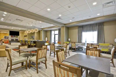 Photo 5 - Hampton Inn Blue Ash/Cincinnati