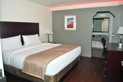 Photo 2 - Trinity Suites Downtown Dallas