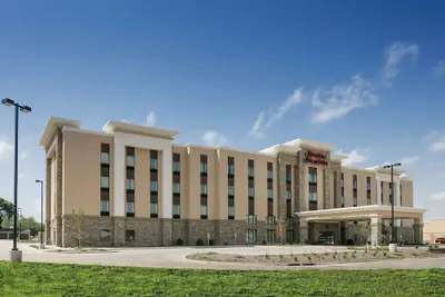 Photo 2 - Hampton Inn & Suites Mason City