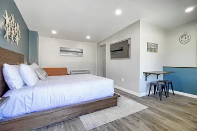 Photo 5 - White Caps Motel