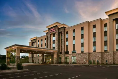 Photo 2 - Hampton Inn & Suites Hudson