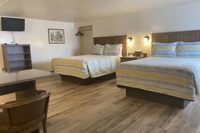 Photo 5 - Lamplighter Lodge