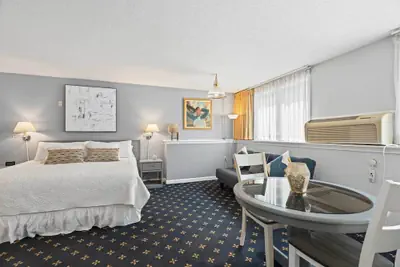 Photo 4 - The Niantic Inn
