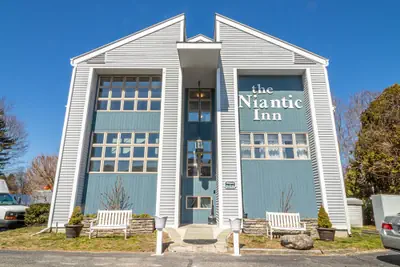Photo 2 - The Niantic Inn