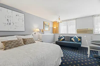 Photo 5 - The Niantic Inn