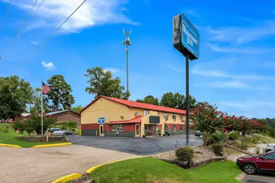 Photo 2 - Rodeway Inn Benton