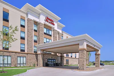 Photo 2 - Hampton Inn & Suites Altoona-Des Moines
