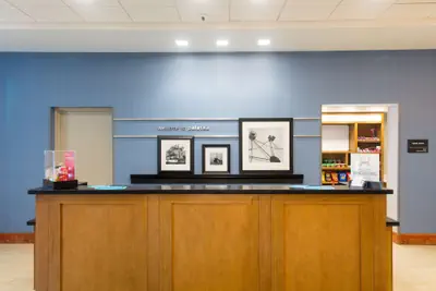 Photo 3 - Hampton Inn Palatka