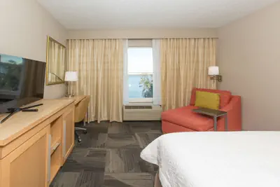 Photo 4 - Hampton Inn Palatka