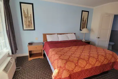 Photo 4 - Townhouse Motel