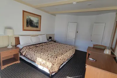 Photo 5 - Townhouse Motel