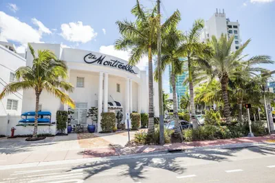 Photo 2 - Oceanside Hotel and Suites
