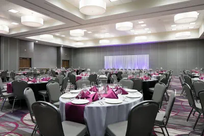 Photo 4 - Courtyard by Marriott Omaha Bellevue Beardmore Event Center