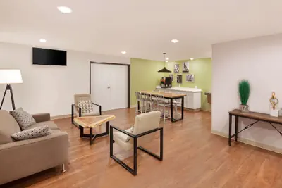 Photo 4 - WoodSpring Suites Las Colinas - Northwest Dallas