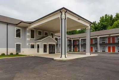Photo 2 - Econo Lodge Forrest City I-40