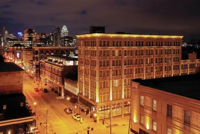 Photo 2 - Hotel Covington Cincinnati Riverfront