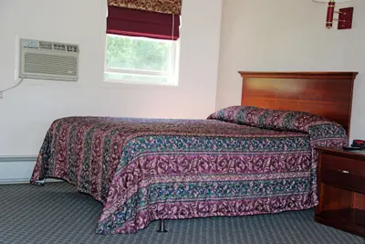 Photo 5 - Potsdam Inn