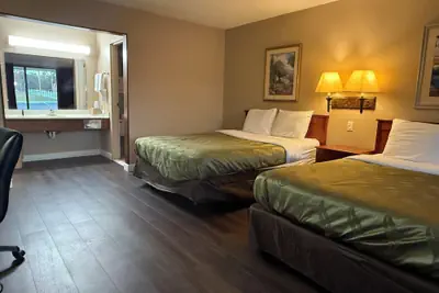Photo 2 - Paris Inn and Suites