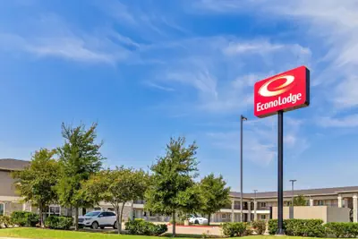 Photo 2 - Econo Lodge
