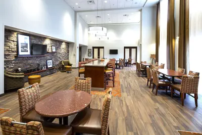 Photo 4 - Hampton Inn & Suites Page - Lake Powell