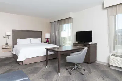 Photo 5 - Hampton Inn & Suites Chicago Schaumburg