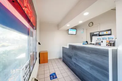 Photo 5 - Best Value Inn by OYO Portland OR South East