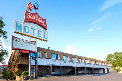 Photo 2 - Best Value Inn by OYO Portland OR South East