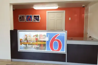 Photo 3 - Motel 6 Erie, PA