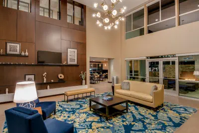 Photo 2 - Hampton Inn & Suites Los Angeles - Glendale