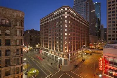 Photo 2 - Embassy Suites by Hilton Minneapolis Downtown
