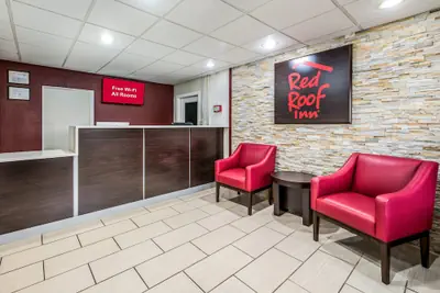 Photo 4 - Red Roof Inn & Suites Wapakoneta