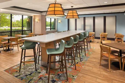 Photo 3 - Hampton Inn Minneapolis-Roseville