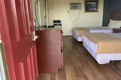 Photo 5 - Sunset Inn