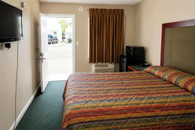 Photo 3 - Budget Lodge by OYO Portland West