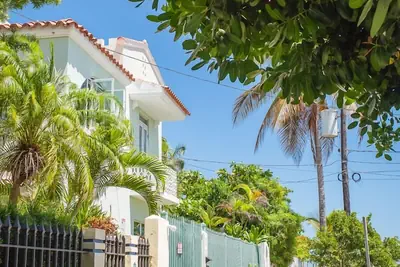 Photo 2 - Numero Uno Beach Apartments
