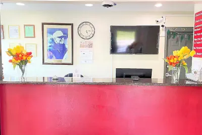 Photo 4 - Budget Inn