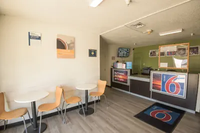Photo 3 - Motel 6 New Iberia, LA