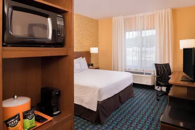 Photo 4 - Fairfield Inn & Suites by Marriott Huntington
