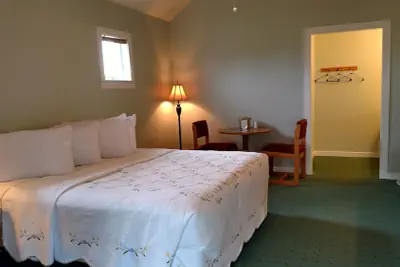 Photo 4 - Spruce Lane Lodge and Cottages