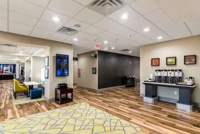 Photo 4 - Hampton Inn Oklahoma City Northeast