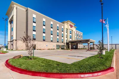 Photo 2 - Hampton Inn Oklahoma City Northeast